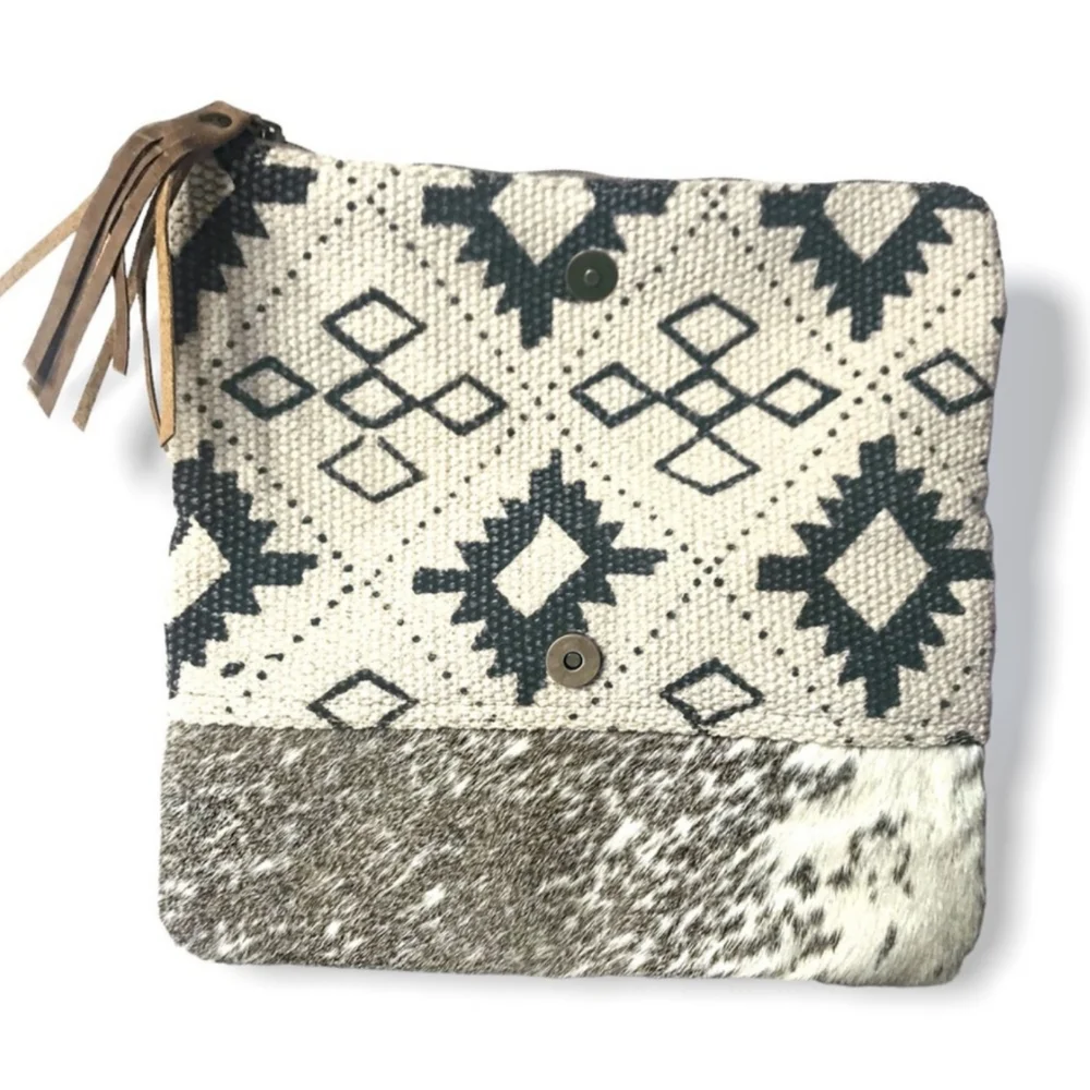 LAST ONE! Gorgeous Genuine Leather Cowhide Aztec Canvas Foldover Purse/Clutch - Picture 6 of 7
